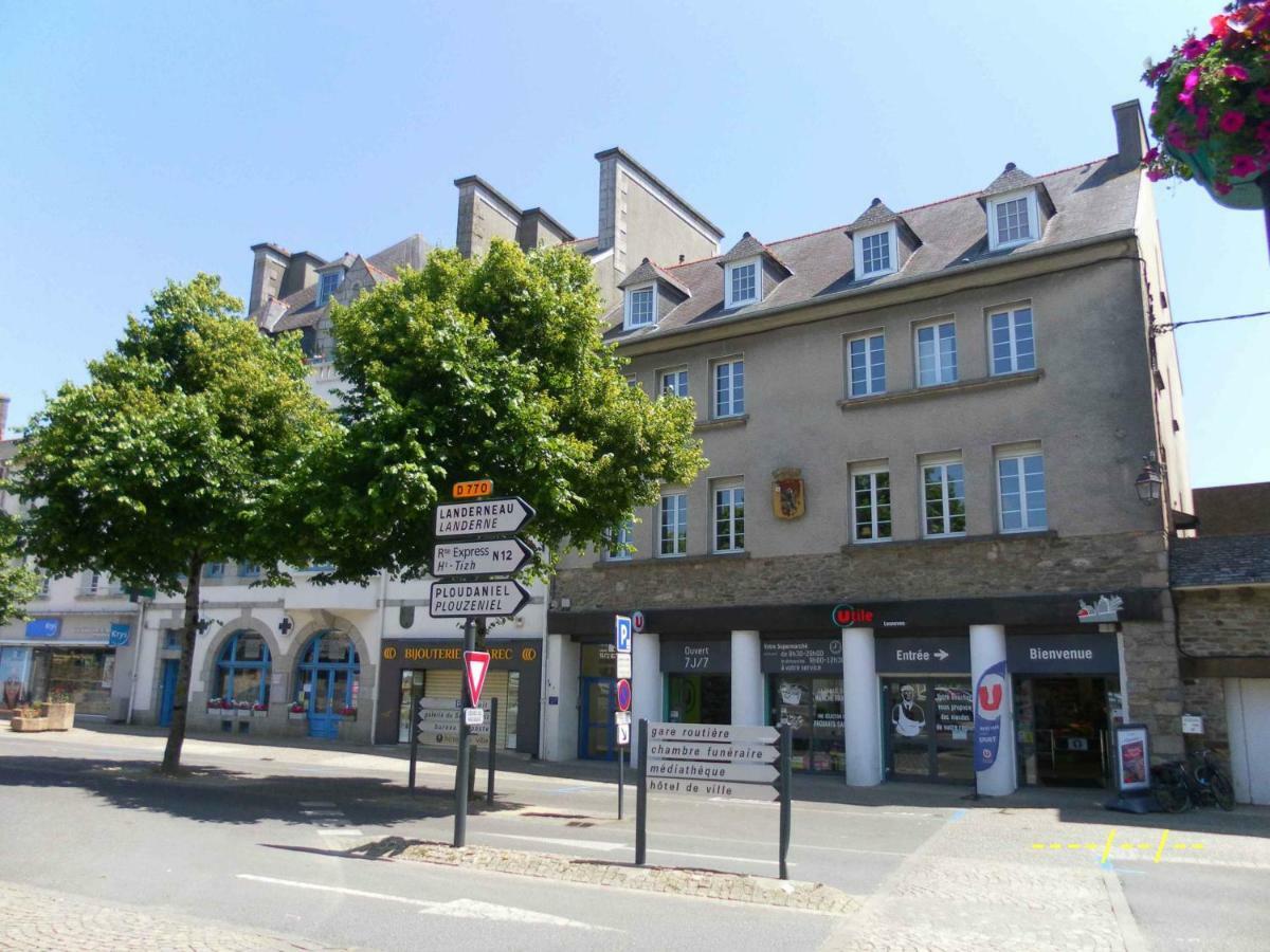 Mini House Apartment Lesneven Bagian luar foto