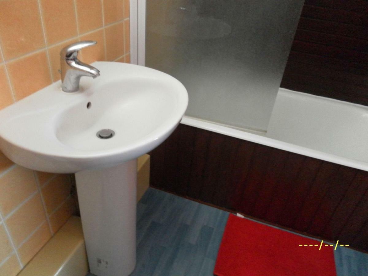 Mini House Apartment Lesneven Bagian luar foto