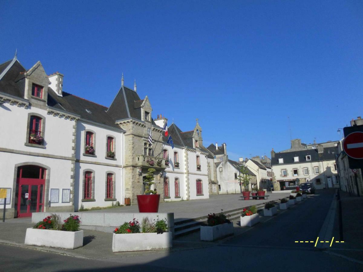 Mini House Apartment Lesneven Bagian luar foto